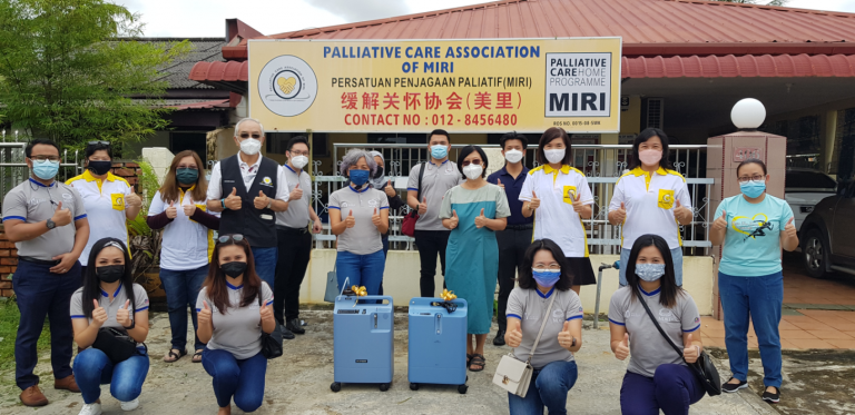 Group photo of Noble Group (ABP) and Palliative Care Association of Miri